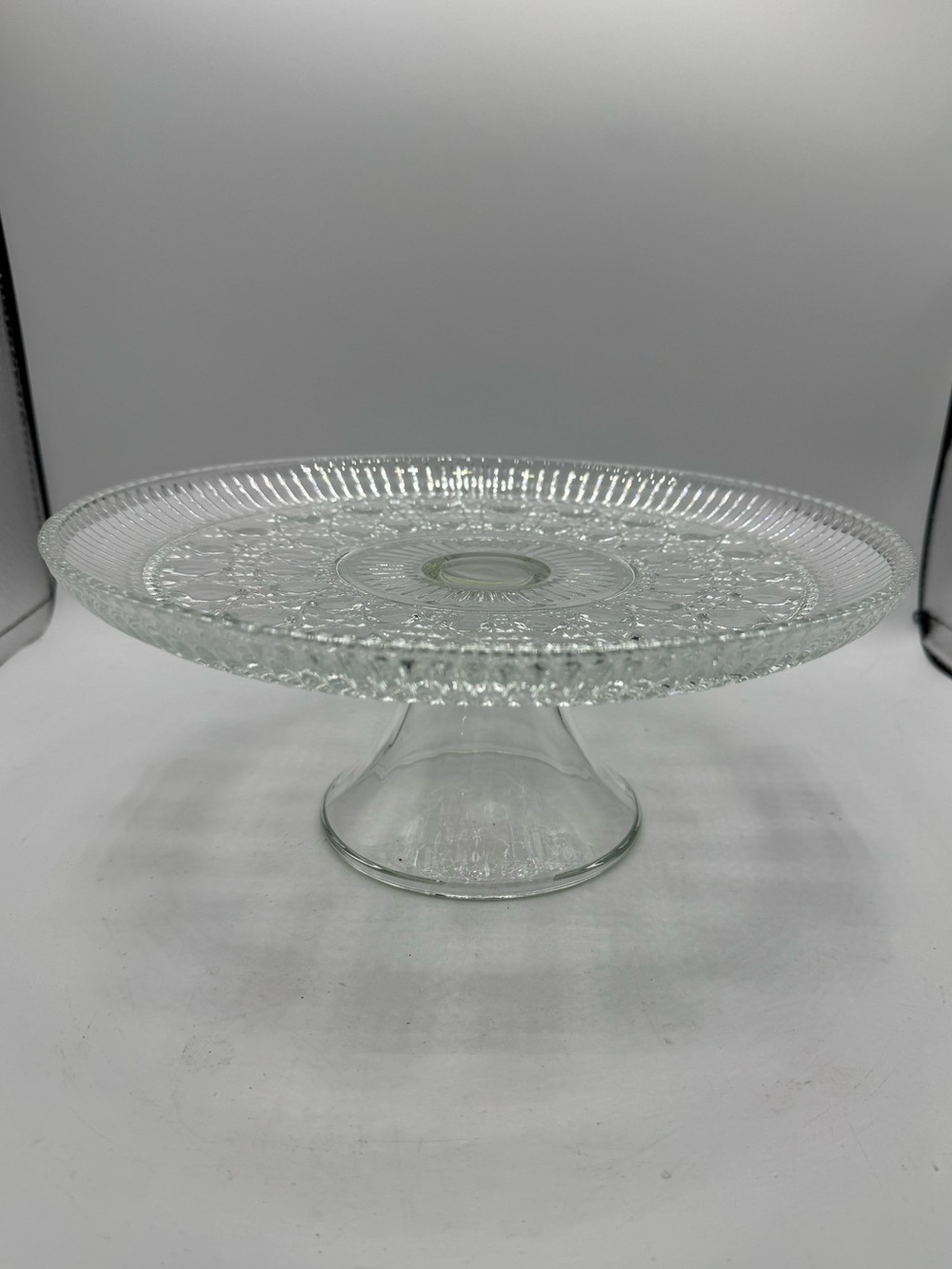 Vintage 1940-1970 Federal Glass Pedestal Cake Stand in the "Windsor" pattern